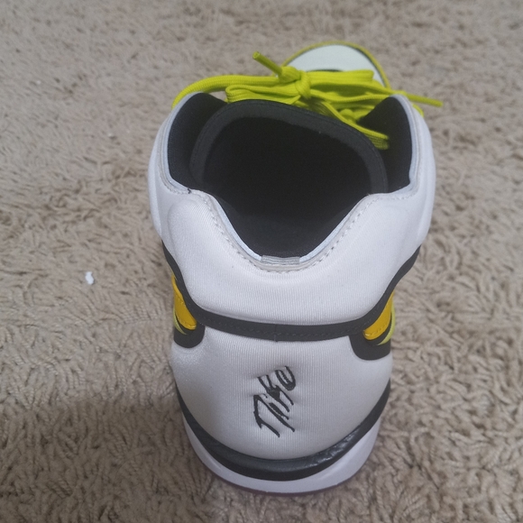 Nike G.T. Hustle 2 Basketball Shoes - Picture 5 of 7